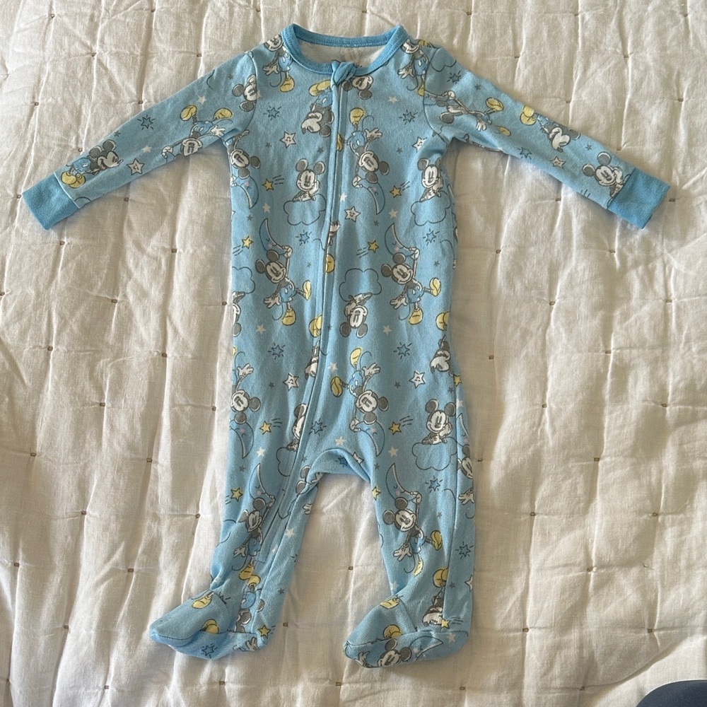 7 pieces of Disney newborn-12mo boy clothes (003) - Picture 10 of 16